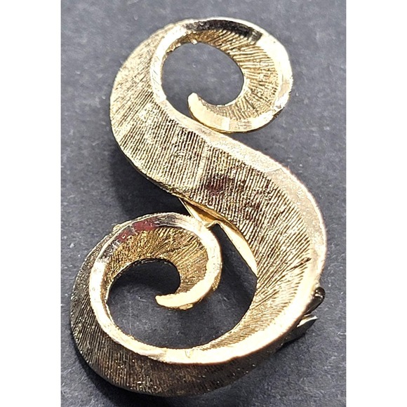 Vintage Mamselle Brooch Womens Gold Tone Swirl Design Jewelry - Picture 7 of 8